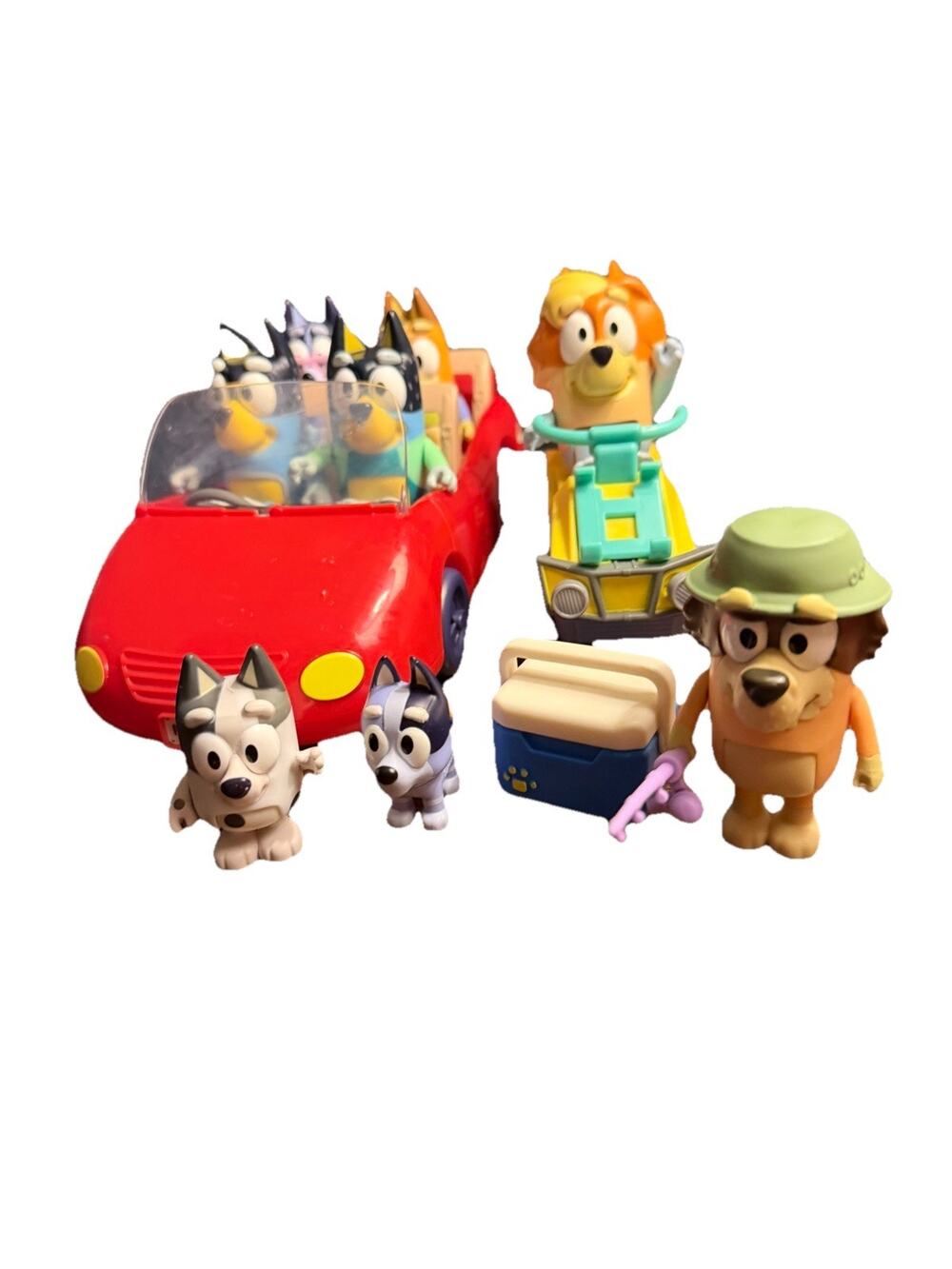 Bluey Heeler Family Vehicle Convertible Car and 8 Figure Accessory Play Set Lot